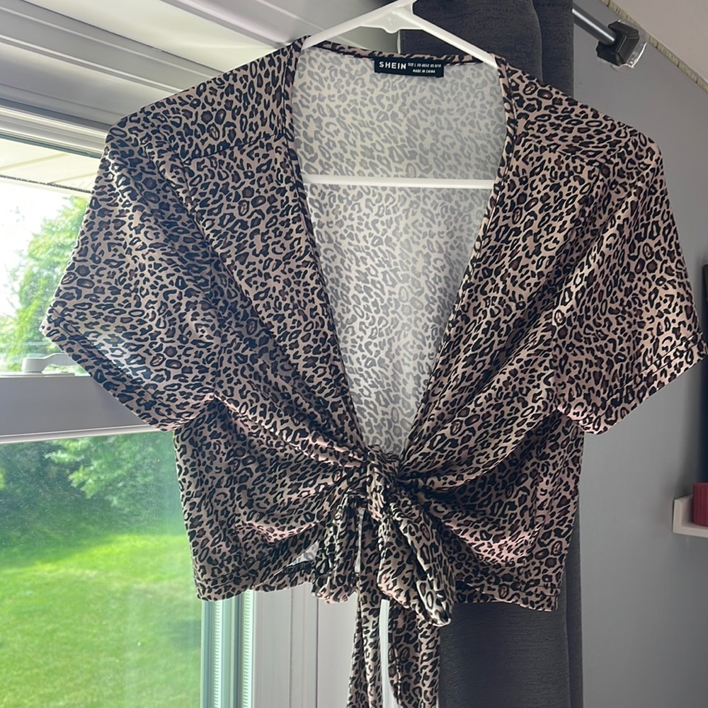 NWOT SHEIN tie front top